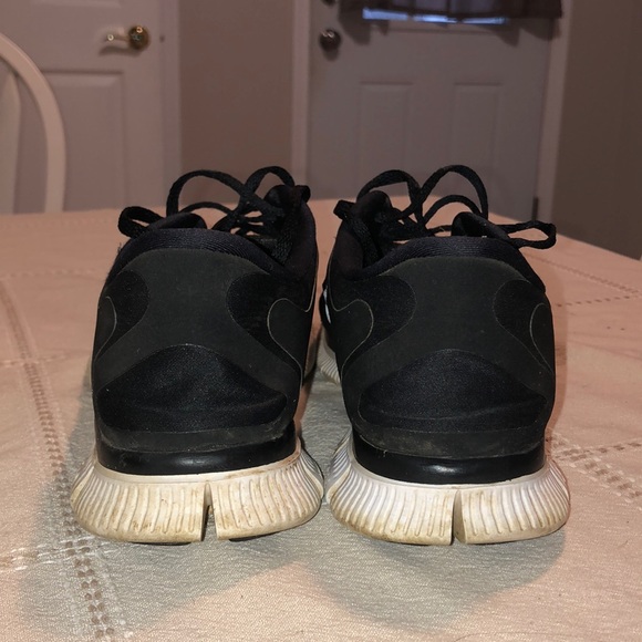 Nike running shoes - Picture 3 of 5